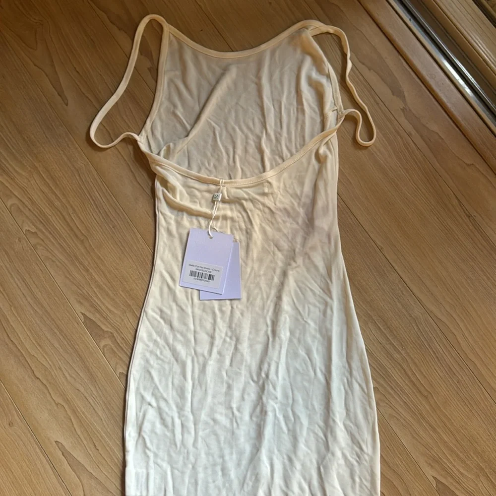STELLA CUT OUT DRESS - CREME - Picture 5 of 6